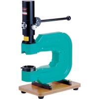 亀倉精機（株） GS-4 亀倉　手動油圧式デスクパンチ