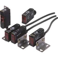 オムロン（株） E3S-AR11 ＯＭＲＯＮ　光電センサー