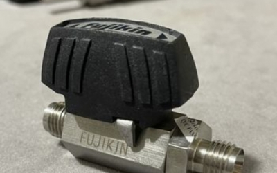 日本进口 fujikin 富士金 球阀 PUBV-95-3-V  带接头的结构