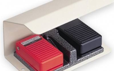 日本走空运 OJIDEN 大阪 脚开关 OFL-TV-S5C  带2连式保护罩