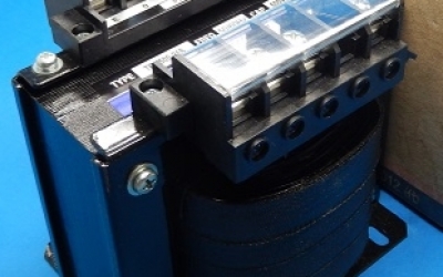 日本源头报价 TOGI 东洋技研 变压器 TRH100-22S   靠近铁芯中心