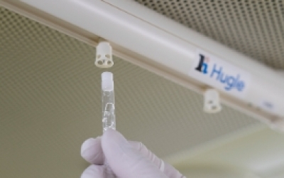 走空运 HUGLE 藤宫 清洁器 SPH-X110  真空导管出口方向